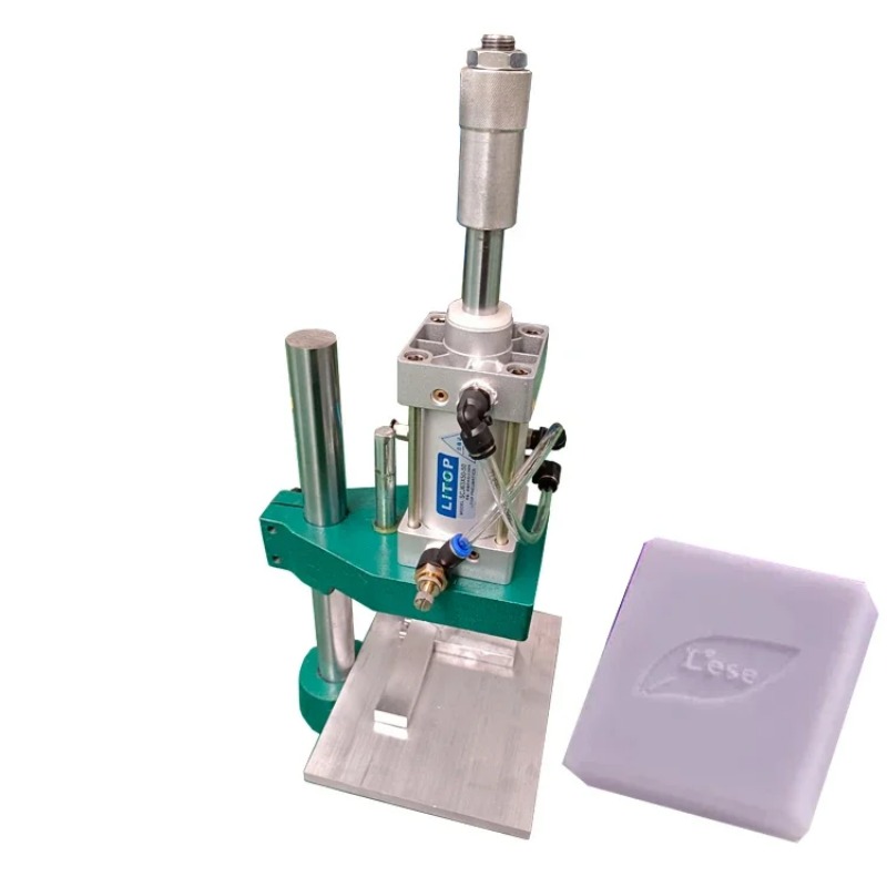 Small Scale 200kg/h Pneumatic  - Soap Making Machine Small Scale recension och pris